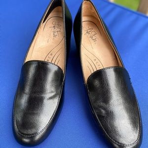 Lifestride Black Heeled Loafers